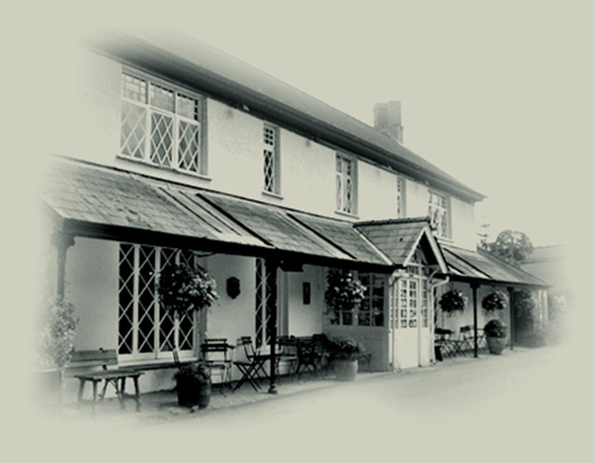 The Clytha Arms Hotel Abergavenny Bagian luar foto