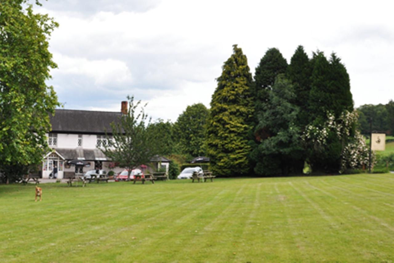 The Clytha Arms Hotel Abergavenny Bagian luar foto