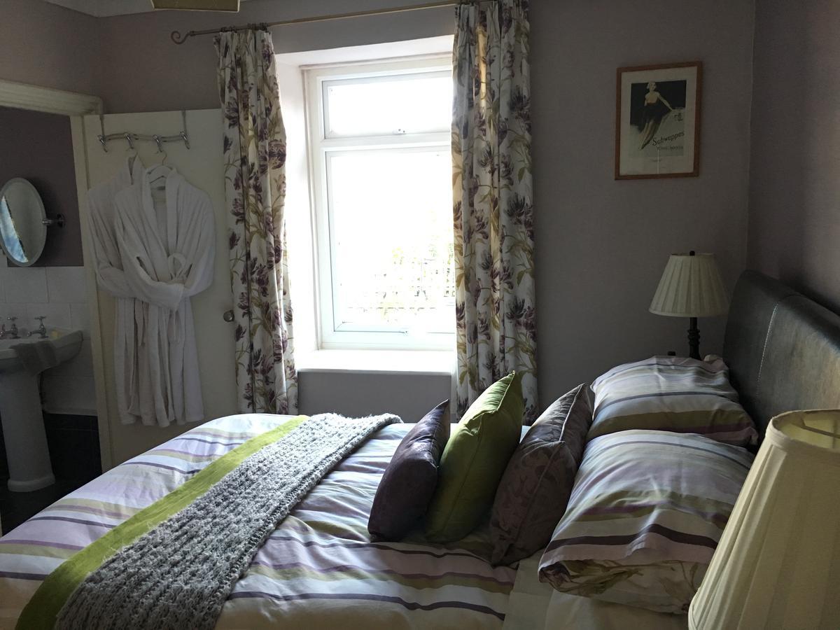 The Clytha Arms Hotel Abergavenny Bagian luar foto